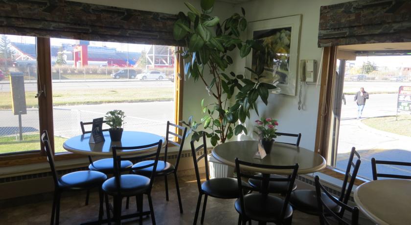 Super 8 Calgary Village YYC Exterior foto