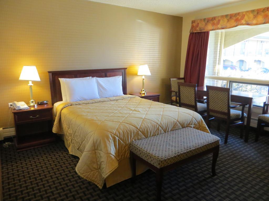 Super 8 Calgary Village YYC Exterior foto