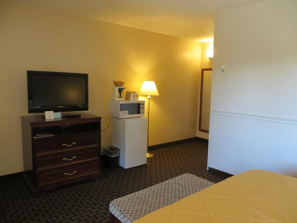 Super 8 Calgary Village YYC Exterior foto